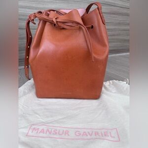 Mansur Gavriel Tan Shoulder Bag with Sleek Minimalist Design
